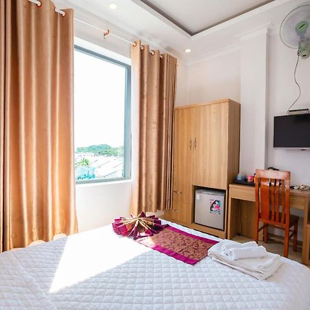 Chau Gia Hotel Vinh Hy Exterior photo