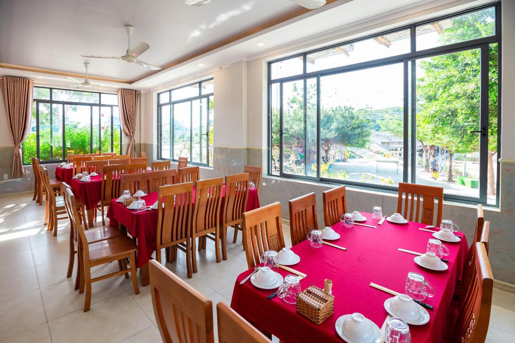 Chau Gia Hotel Vinh Hy Exterior photo