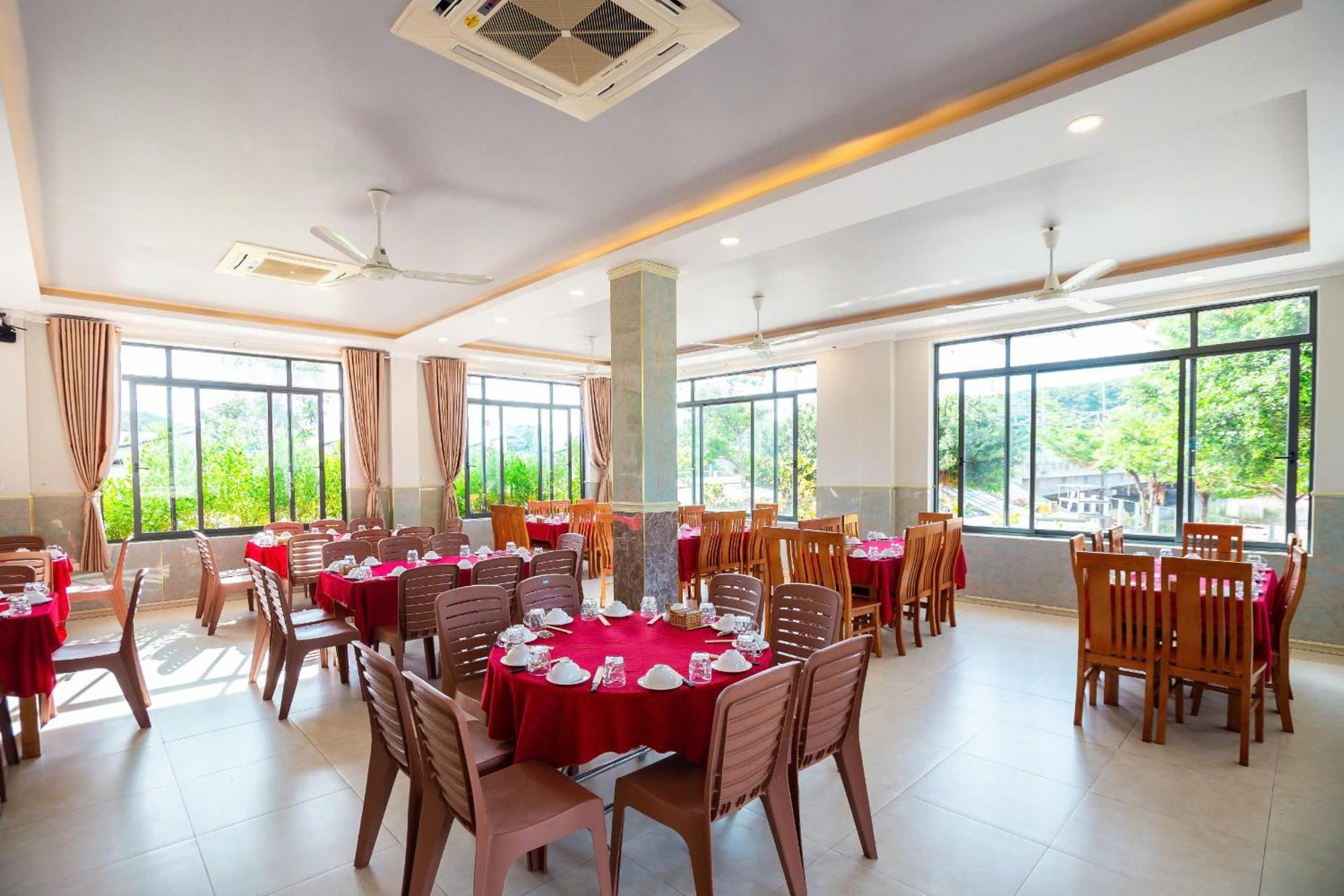 Chau Gia Hotel Vinh Hy Exterior photo