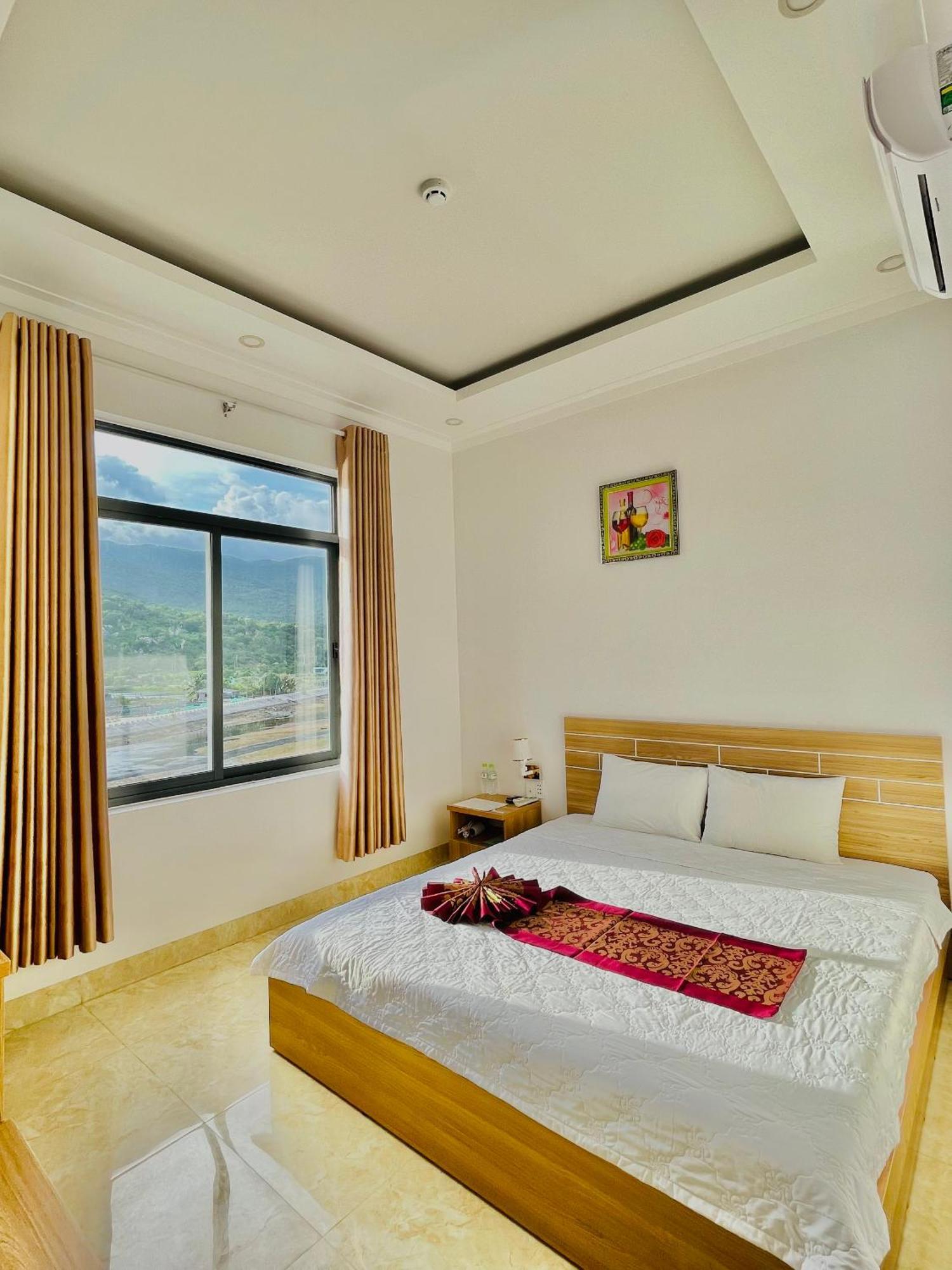 Chau Gia Hotel Vinh Hy Exterior photo
