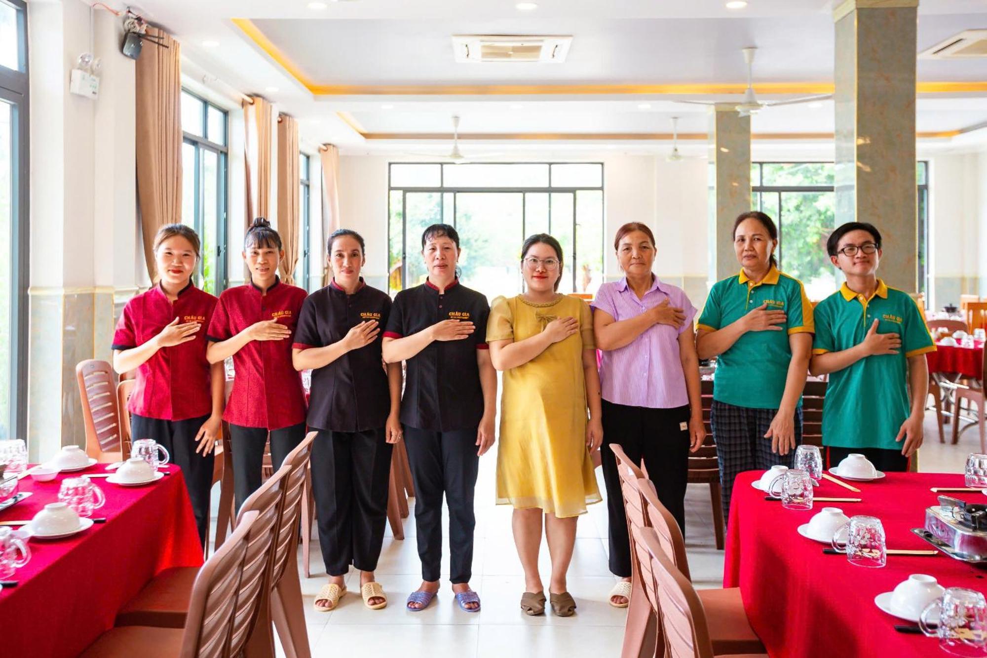 Chau Gia Hotel Vinh Hy Exterior photo