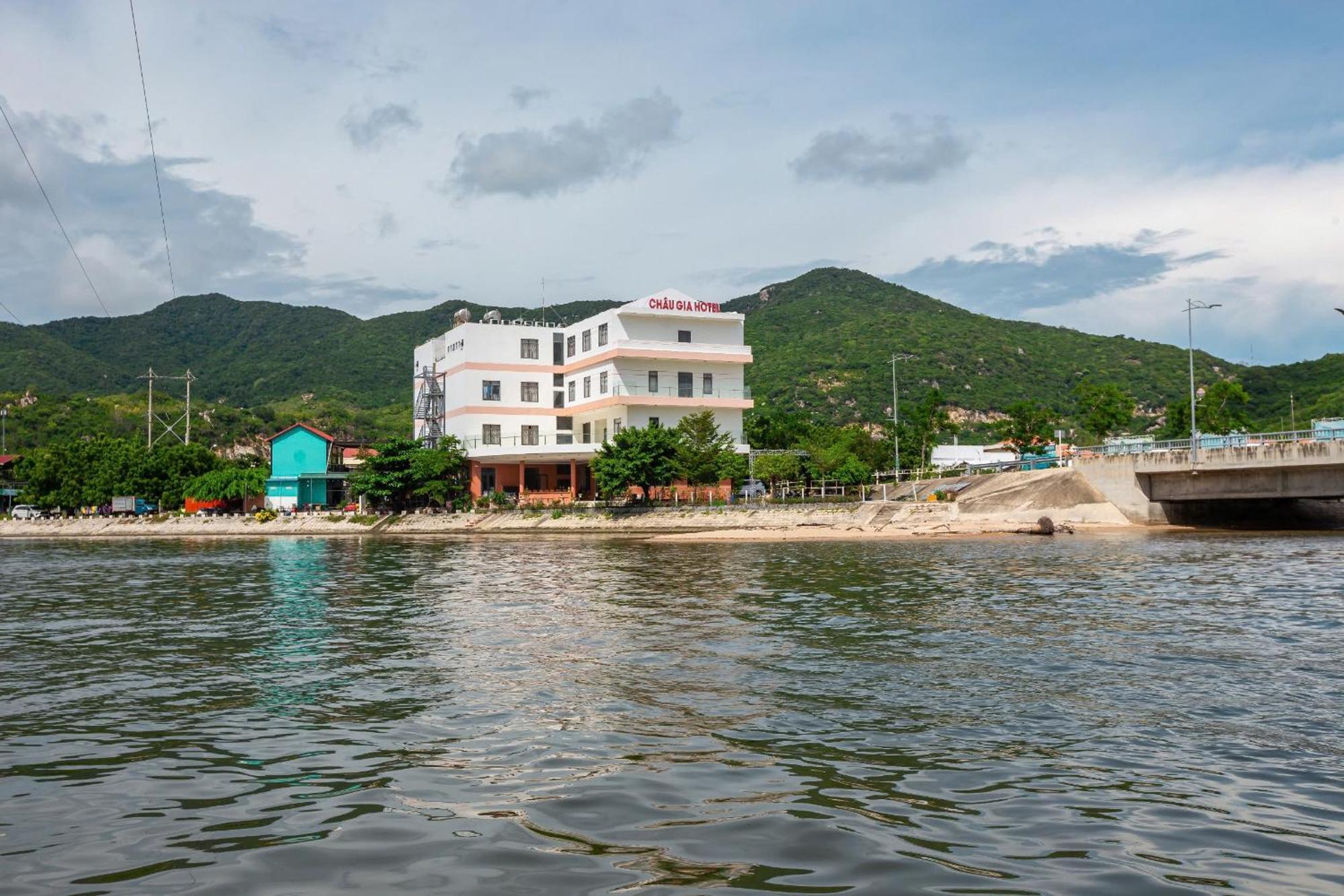 Chau Gia Hotel Vinh Hy Exterior photo